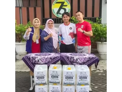 Tersenyum 
