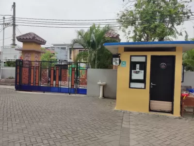 Gerbang & Pos Jaga